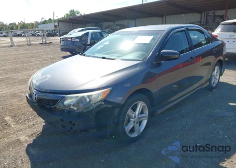 2014 Toyota Camry Se z USA, uszkodzony, nr VIN 4T1BF1FK1EU459152